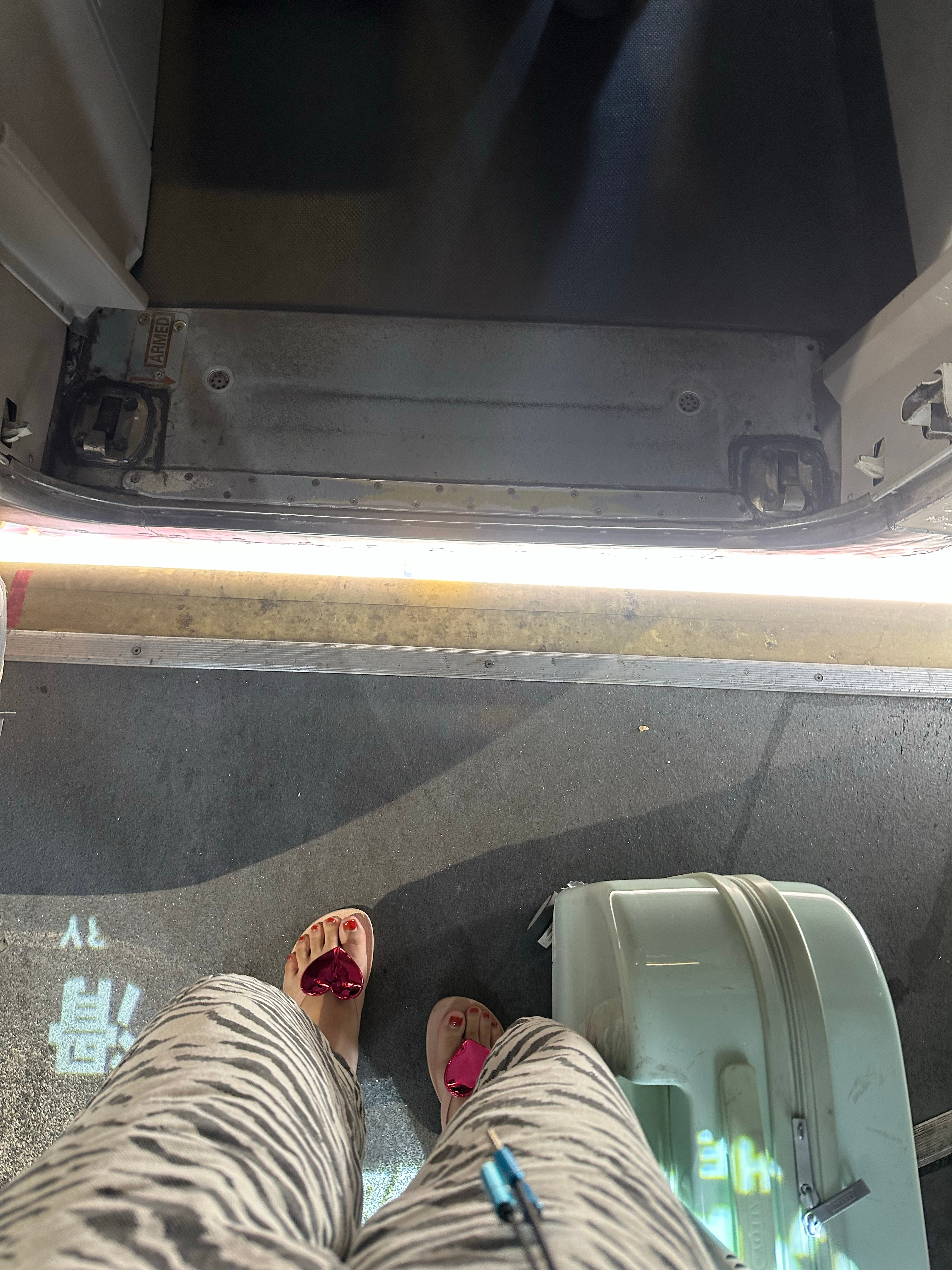 这双人字拖，coolchap特价29.9，不卖了但我还是想写一下。买之前我做了功
