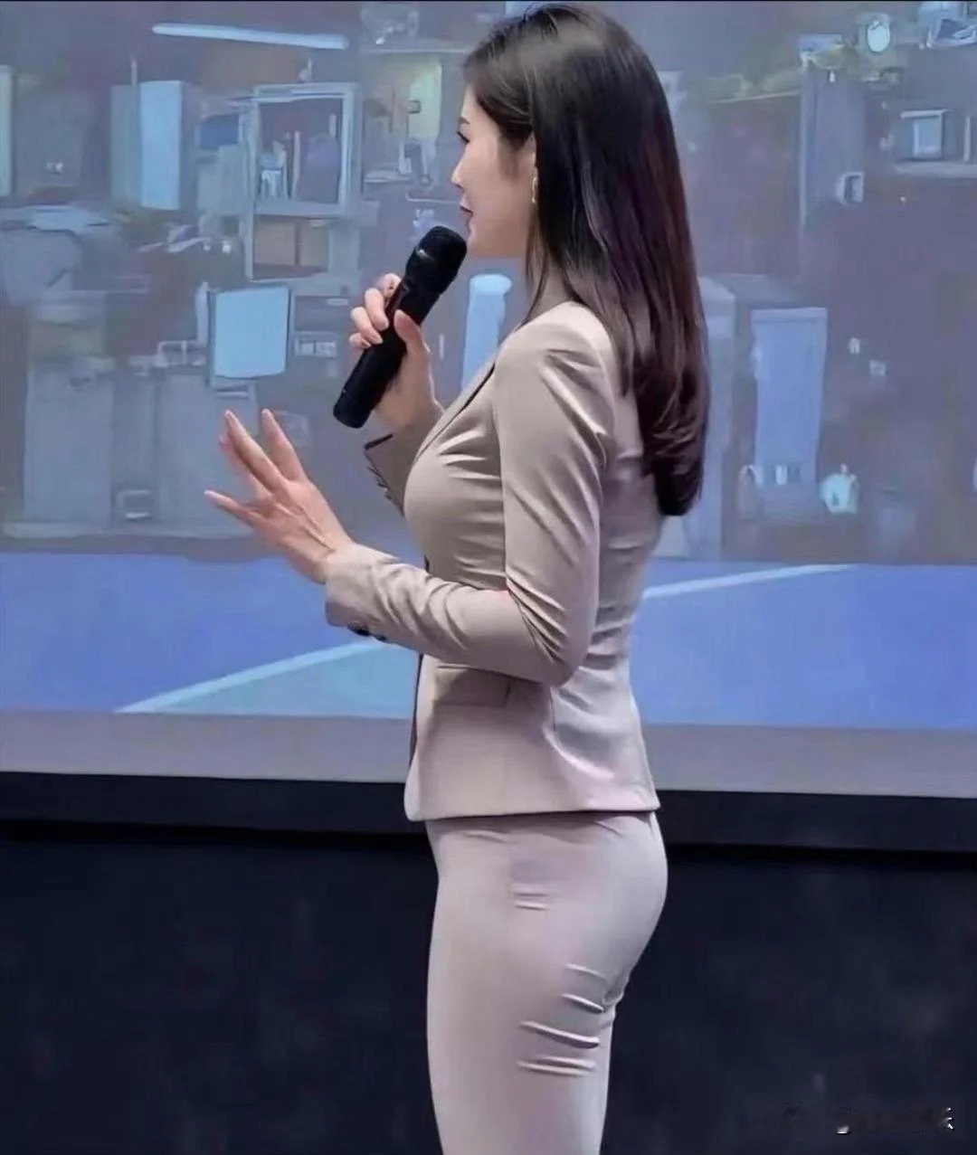 西装裤穿出了瑜伽裤的感觉 