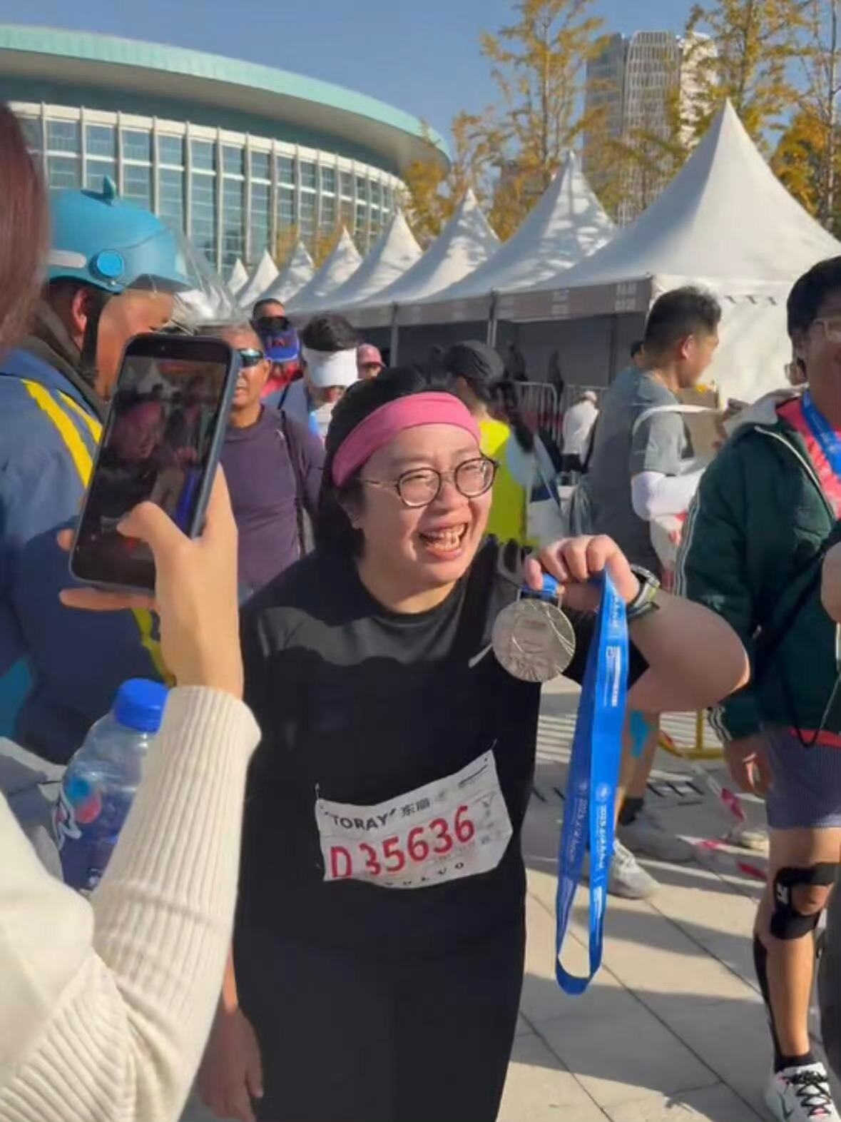 颜如晶完成全马坚持下来真的太棒了 