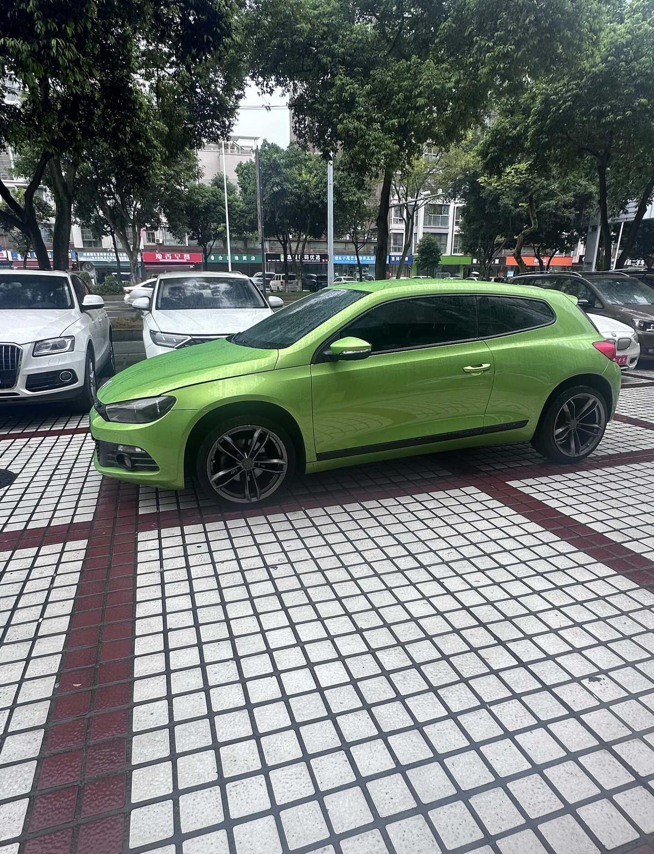 你当初是不是也曾经想入手一台尚酷？
当年二十来岁，尚酷就是大众颜值天花板，无框车