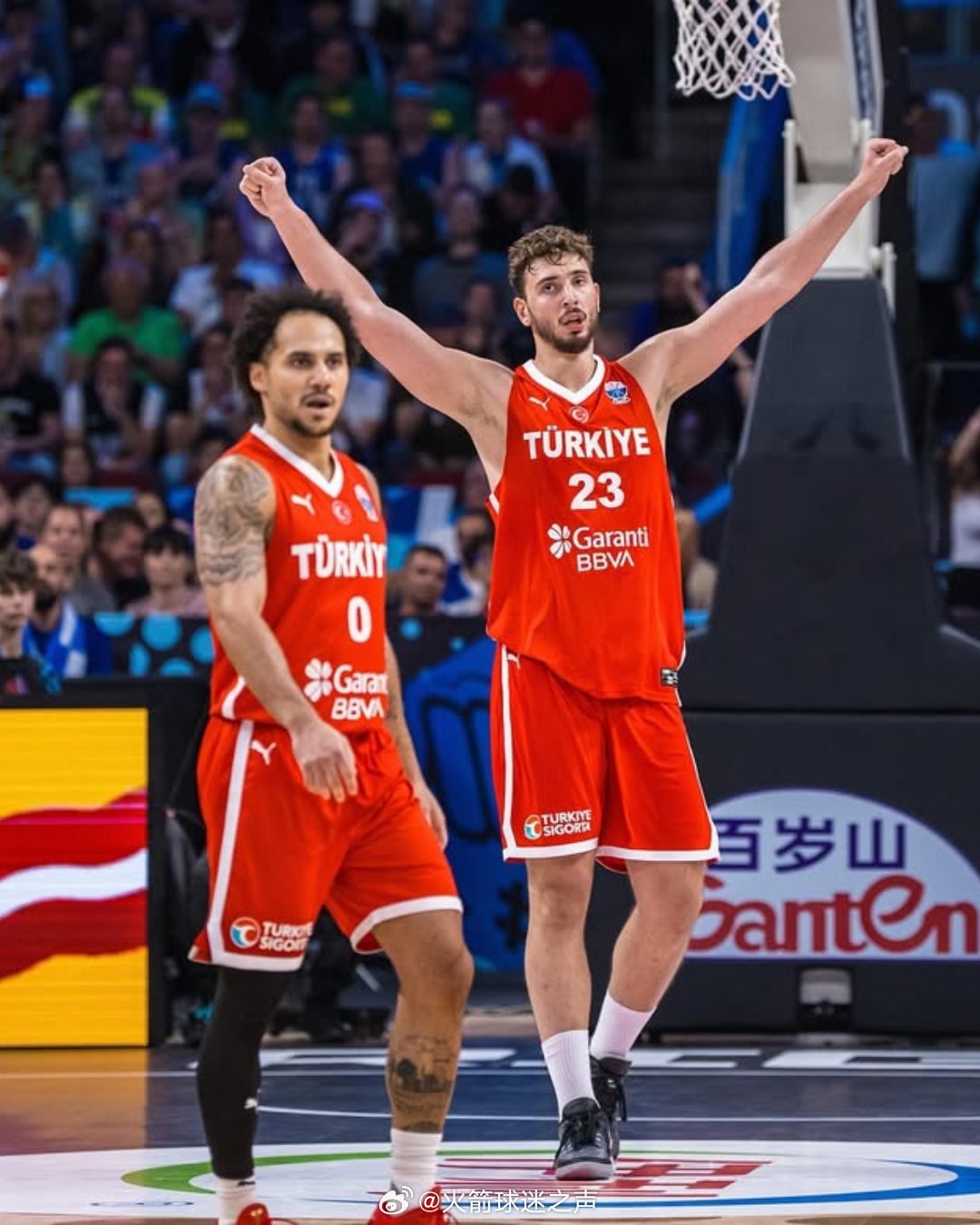 申京更新X：🏆🇹🇷我们进入决赛了！为了这件球衣，为了这个国家，为了这些人！