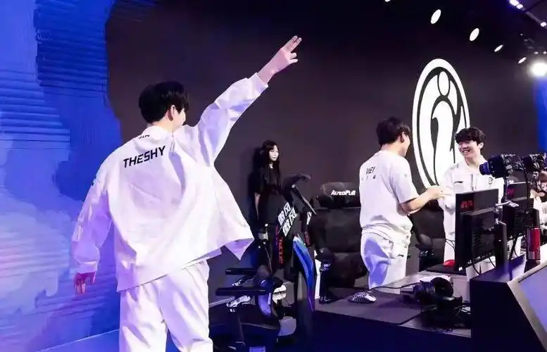 AL战胜iG姜，队危，速归！ 