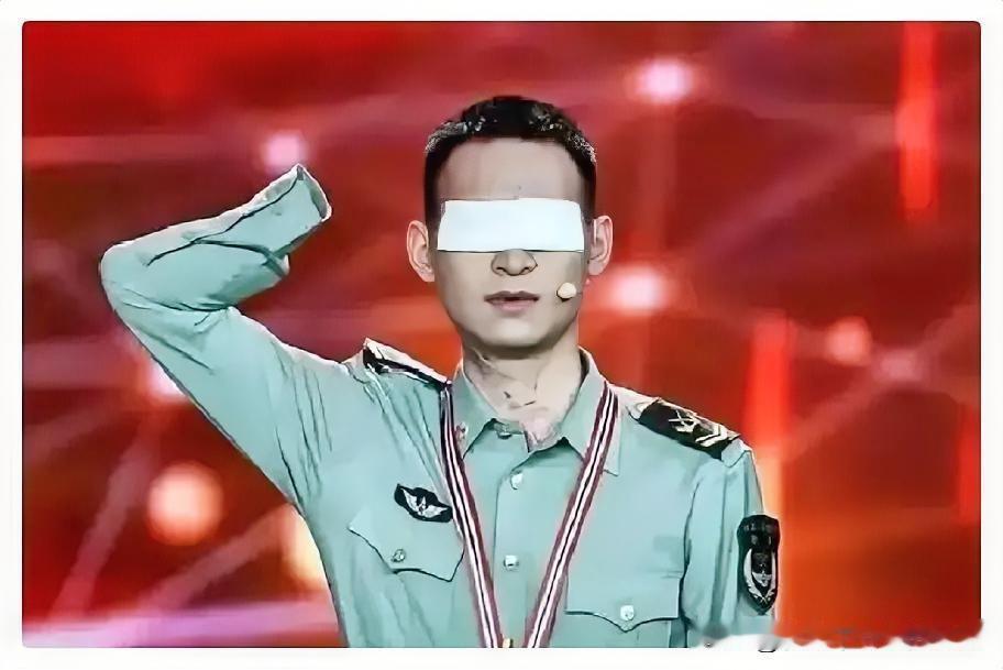 网上有人给杜富国算了一笔账，网络流传一种说法：月津贴3万2，国家分了180平的房