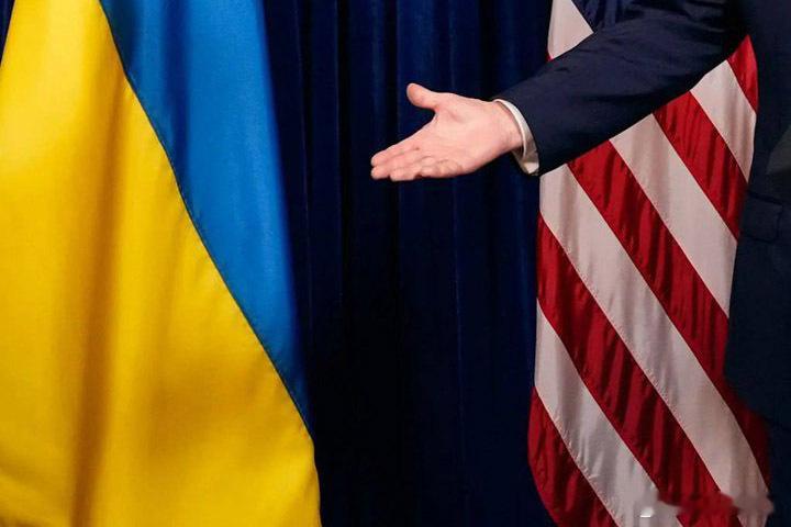 美媒警告司机和乌军“用乌克兰领土换取特朗普亲笔写下的承诺将是一个战略错误。”📌