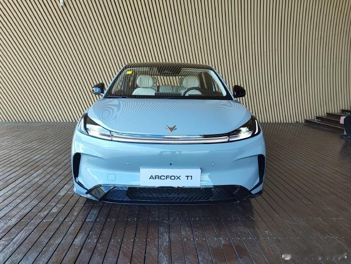 车身硬核，极狐T1 安全底蕴深厚新上市的极狐T1纯电车，把电池安全做到这份上，太
