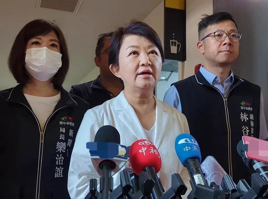 卢秀燕指责绿营攻击蒋万安妻儿，完全没格调。
台中市长卢秀燕9月16日上午针对蒋万