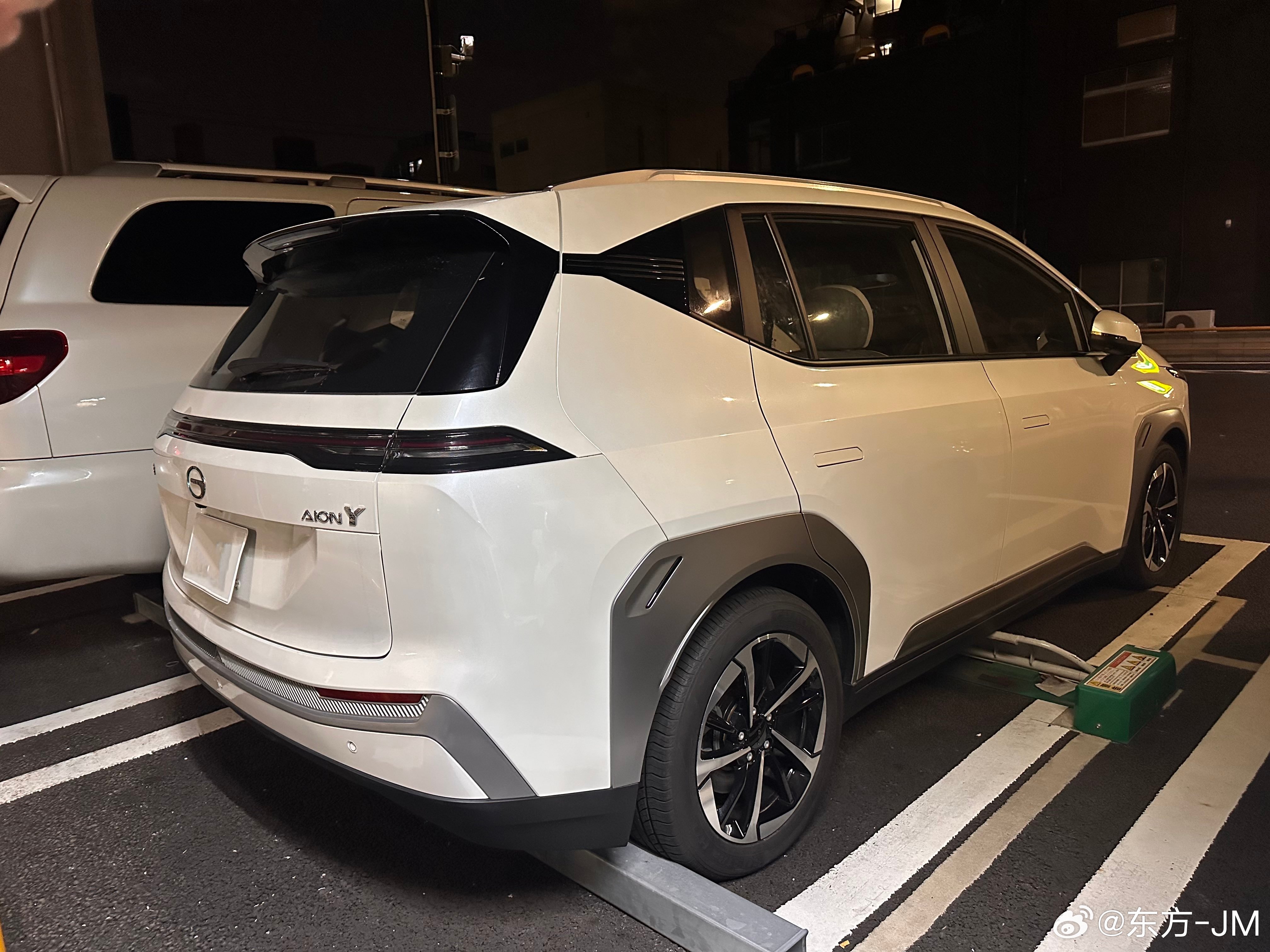 日本网友在散步时遇到了一台不认识的车。没错，广汽埃安今年也要进日本市场了