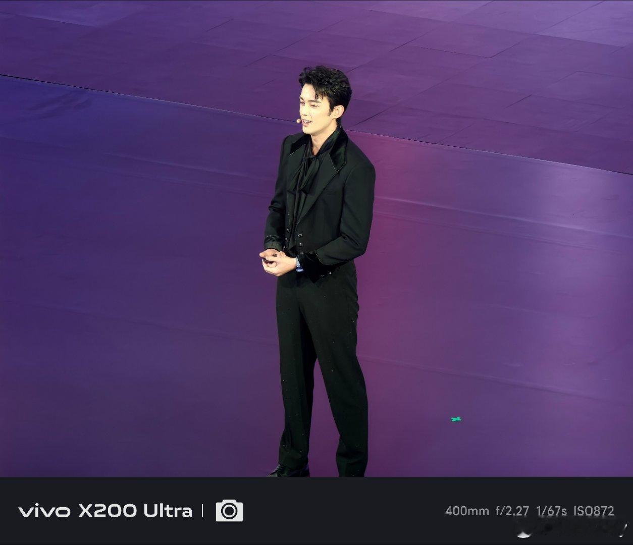 吴磊真人挺帅的！我一直以为他不高，没想到是大长腿！吴磊 白珊珊吴磊 白珊珊