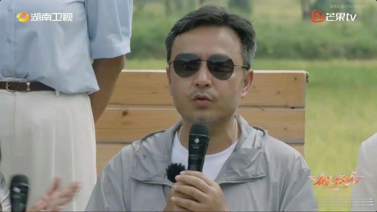 汪涵icon怎么突然老了这么多！近日汪涵现身节目录制现场，肉眼可见老了很多，头发