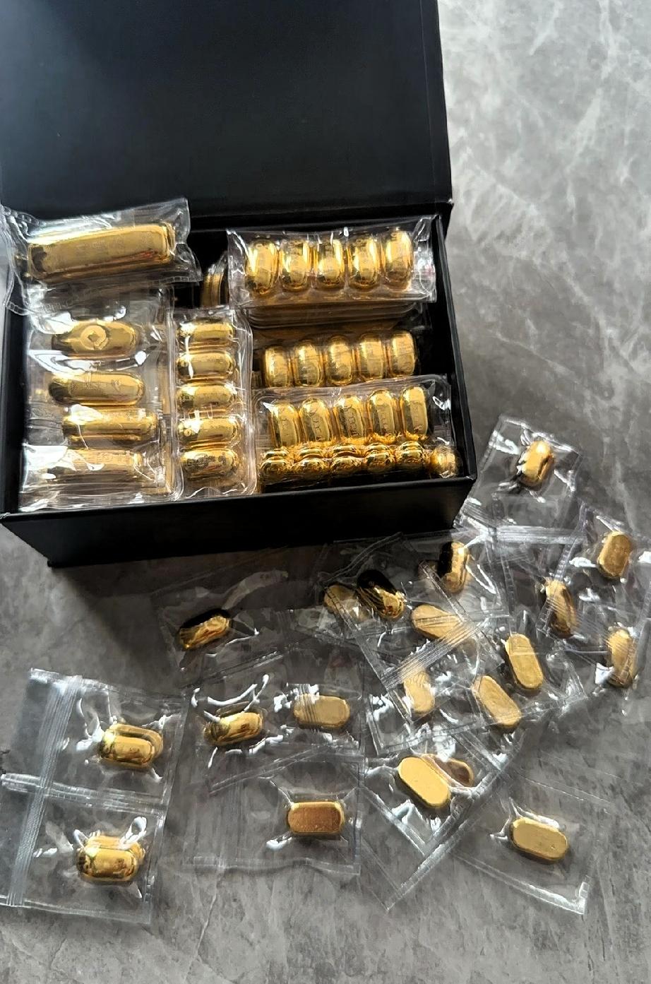 持有大量黄金的人，
估计血压都要升到160了！
7月25日金价直接砸到882，前