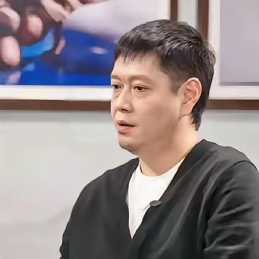 老邱当年一战将如日中天的波尔拉下马，如今因高足孙颖莎名震华夏，人生的每个阶段都闪