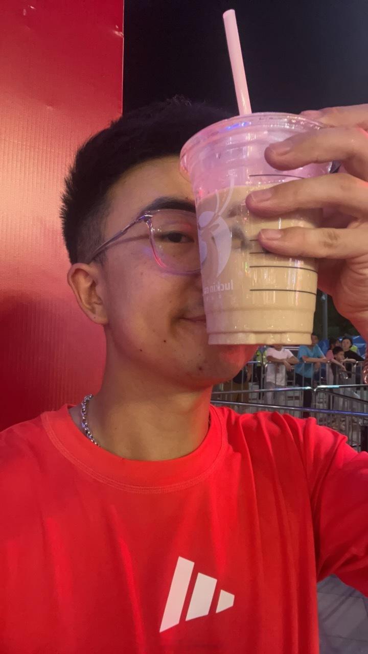 感受一下昨天天津有多热[生病]好友们不停的投递冰饮，哈哈哈，当然喝不了那么多给朋
