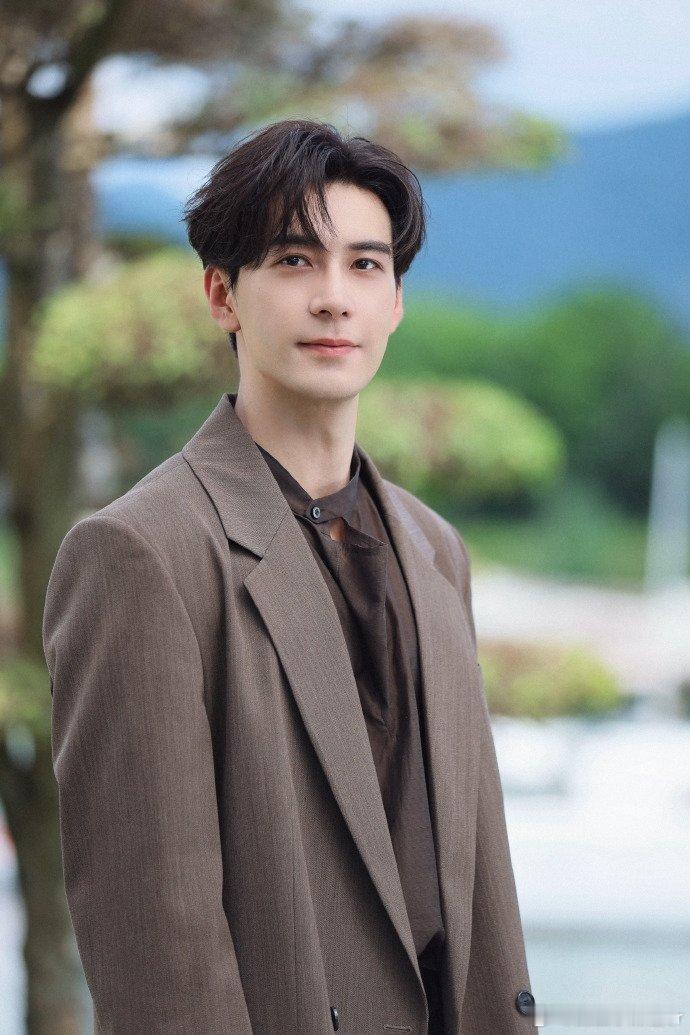 陈星旭顶级老钱味陈星旭老钱味 陈星旭的顶级老钱味太戳人！矜贵雅致藏不住，贵公子气