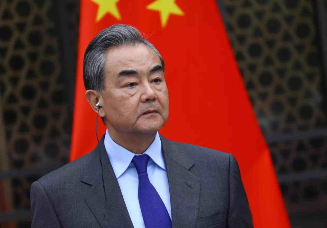 10月28日，中国外长王毅给日本新外相茂木敏充打了电话，中方第一次公开说，希望日