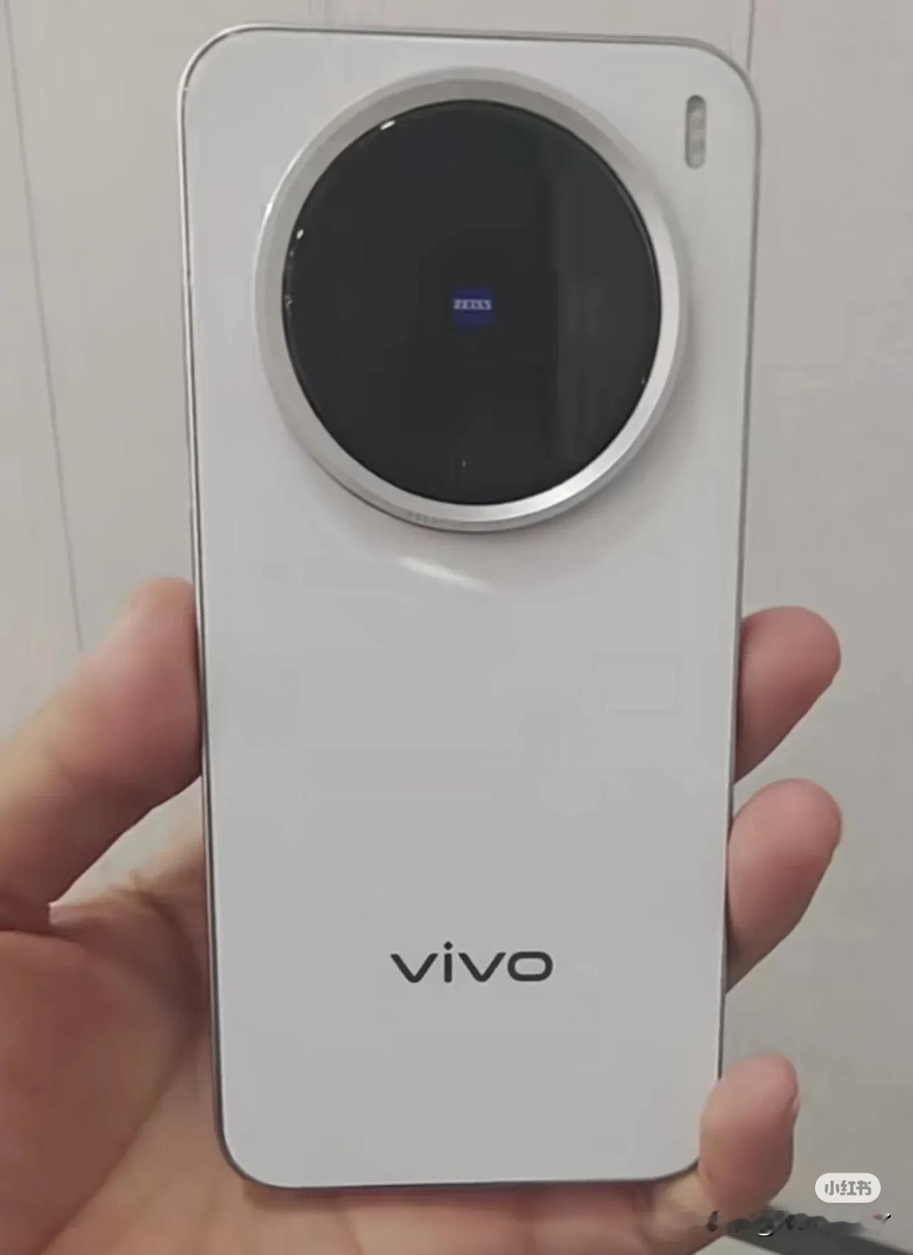 vivox200 promini真机图？发现好丑的样子，廉价像2000元的手机，