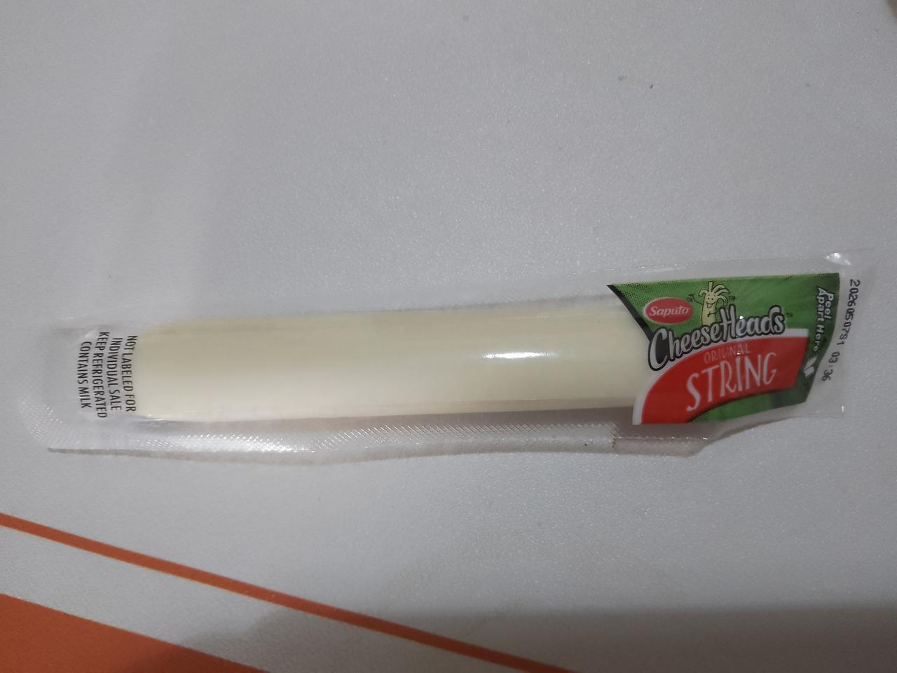 西方没有好吃的东西
女儿在山姆超市买了一包手撕奶酪条，一包有48条，嘱咐我们“美