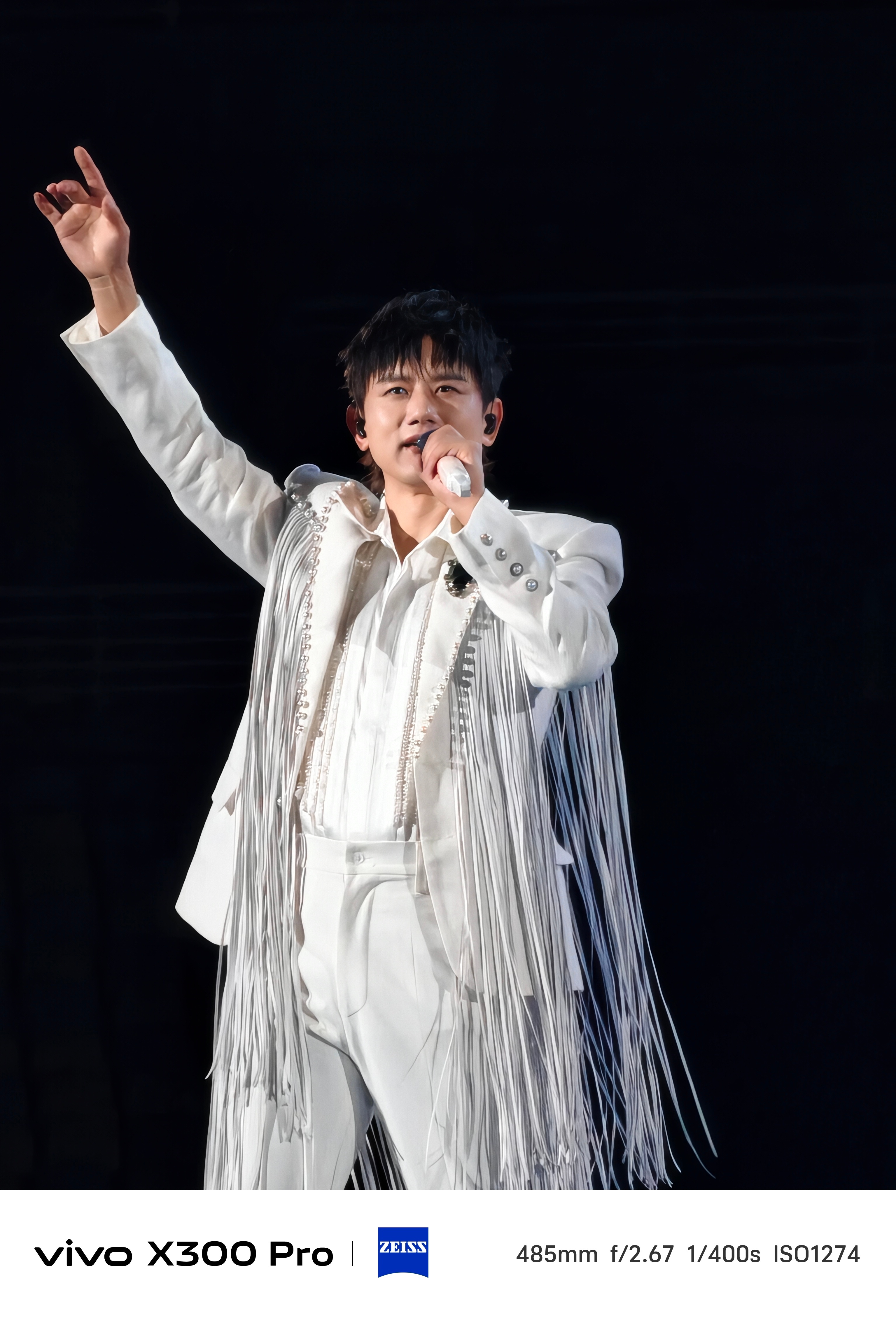 张杰未LIVE开往1982巡回演唱会 ​想要把主角拍得更突出一点，还是上20倍变