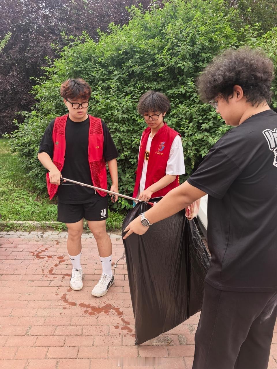 青年眼中的三下乡青年眼中的三下乡 于新时代青年而言，“三下乡”从来不是一场流于形