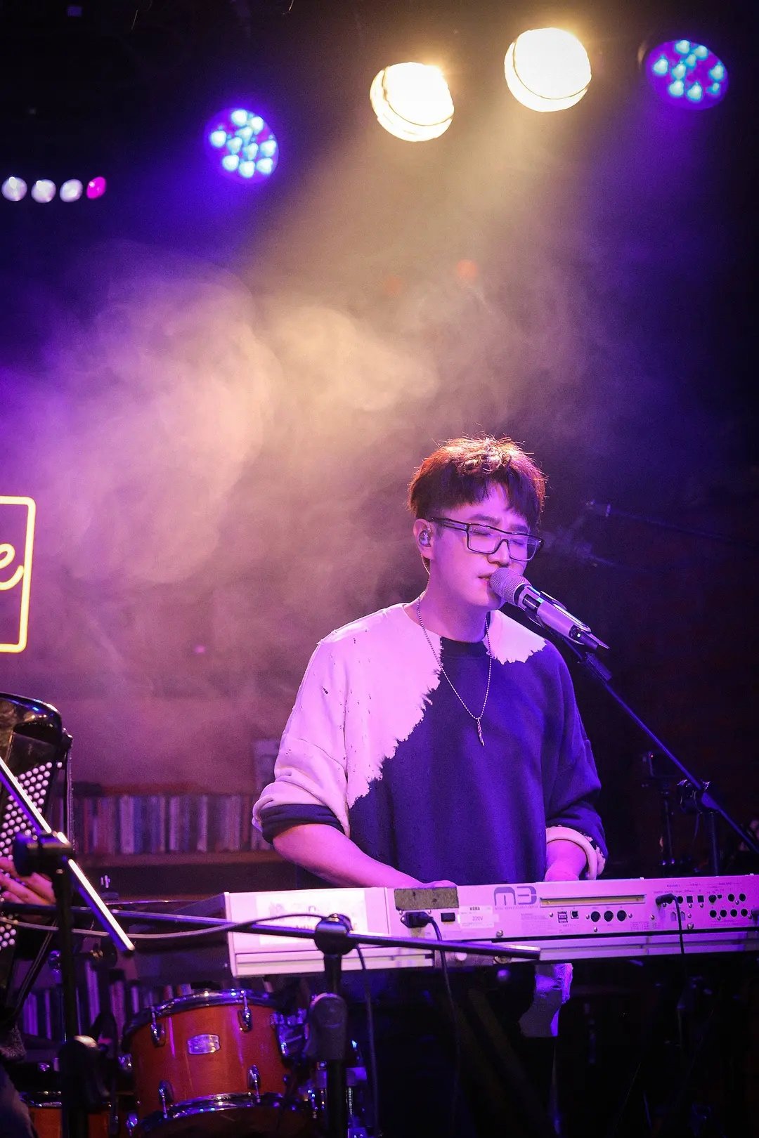 王铮亮 人间维稳器 疯闹场面里的定音鼓，兄弟团的情绪避风港，他的一个眼神、一句接