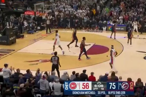 夸张！骑士从50-56落后活塞，轰出一波25-0到75-56领先活塞NBA季后赛
