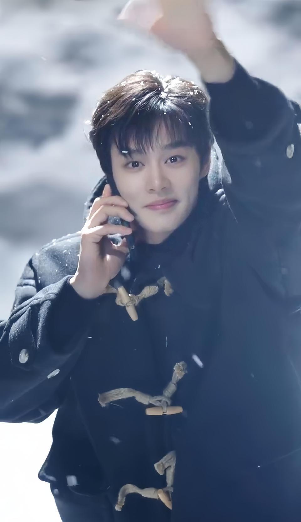 这么惨的嘛，短剧演员是否真的不合适长剧，网传短剧一哥柯淳被长剧《不二之臣》退货。