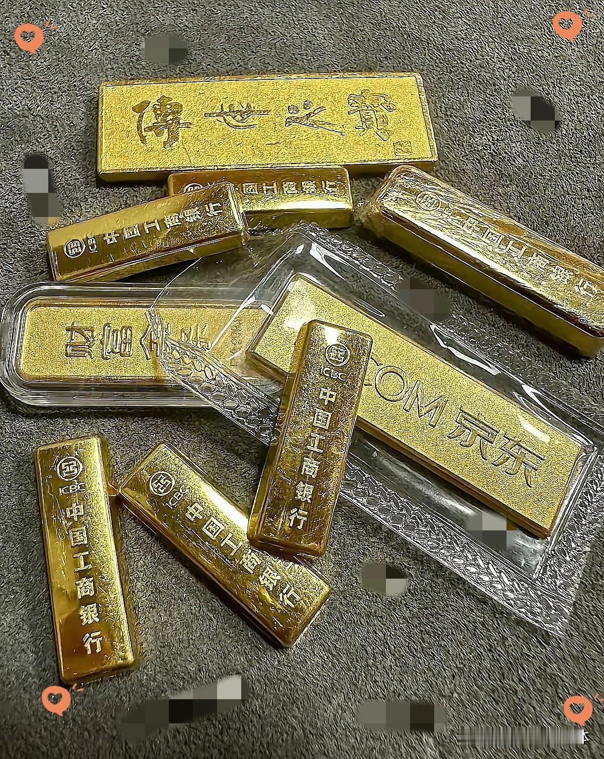 我今天才发现，
 黄金越来越不对劲了，
7月10日900一克高位接盘，
 
目前