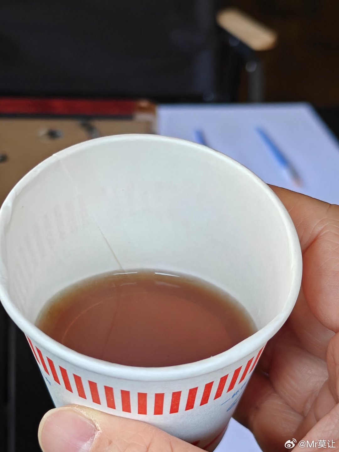 好普通的杯子，好好喝的茶 