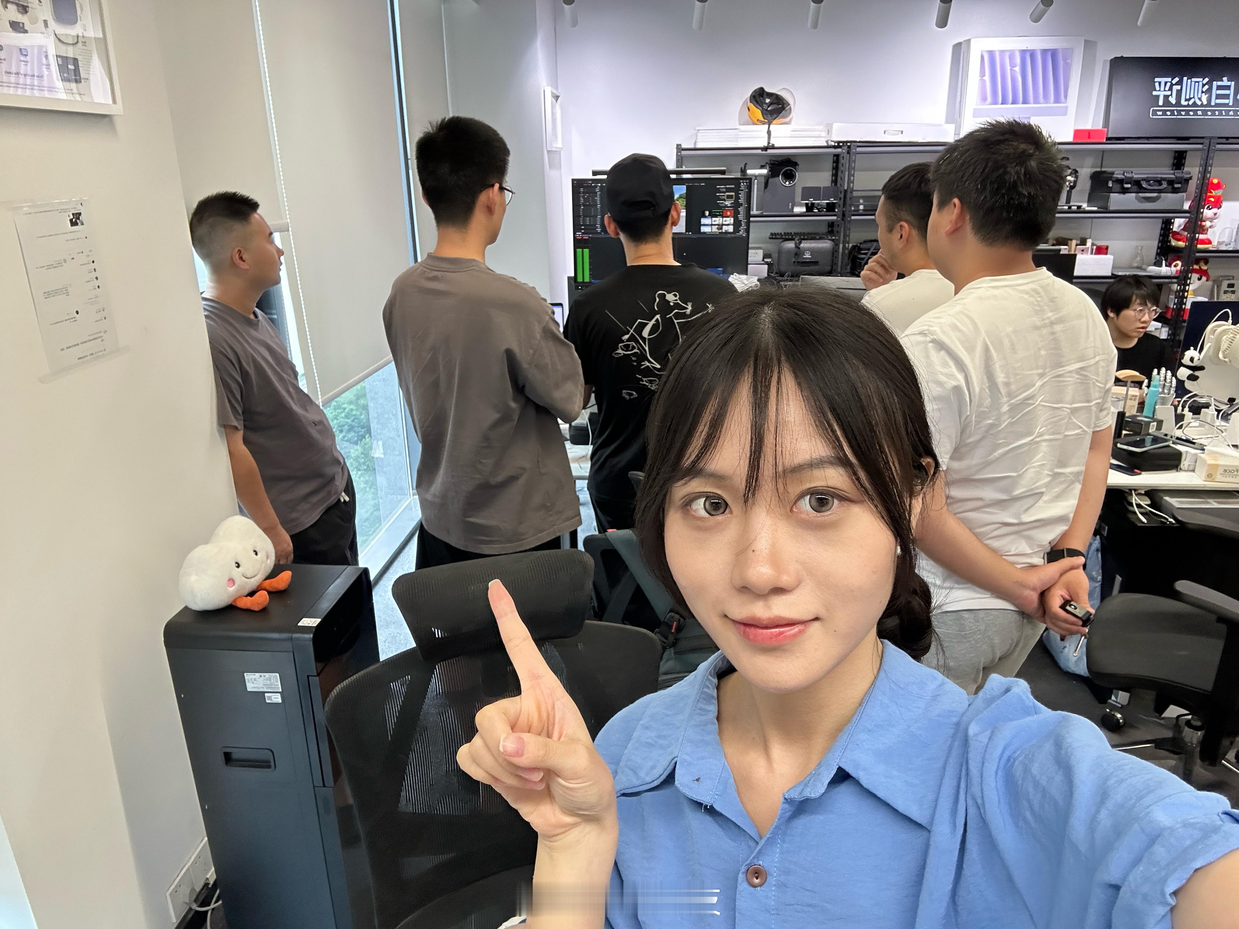 他们怎么都站着工作[柯基]效率更高吗？ ​​​