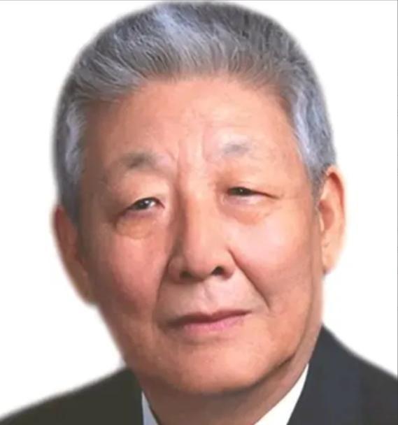 1950年的元宵节，准备回家的孙家栋，发现食堂竟然有红烧肉，一时馋嘴的他，便决定