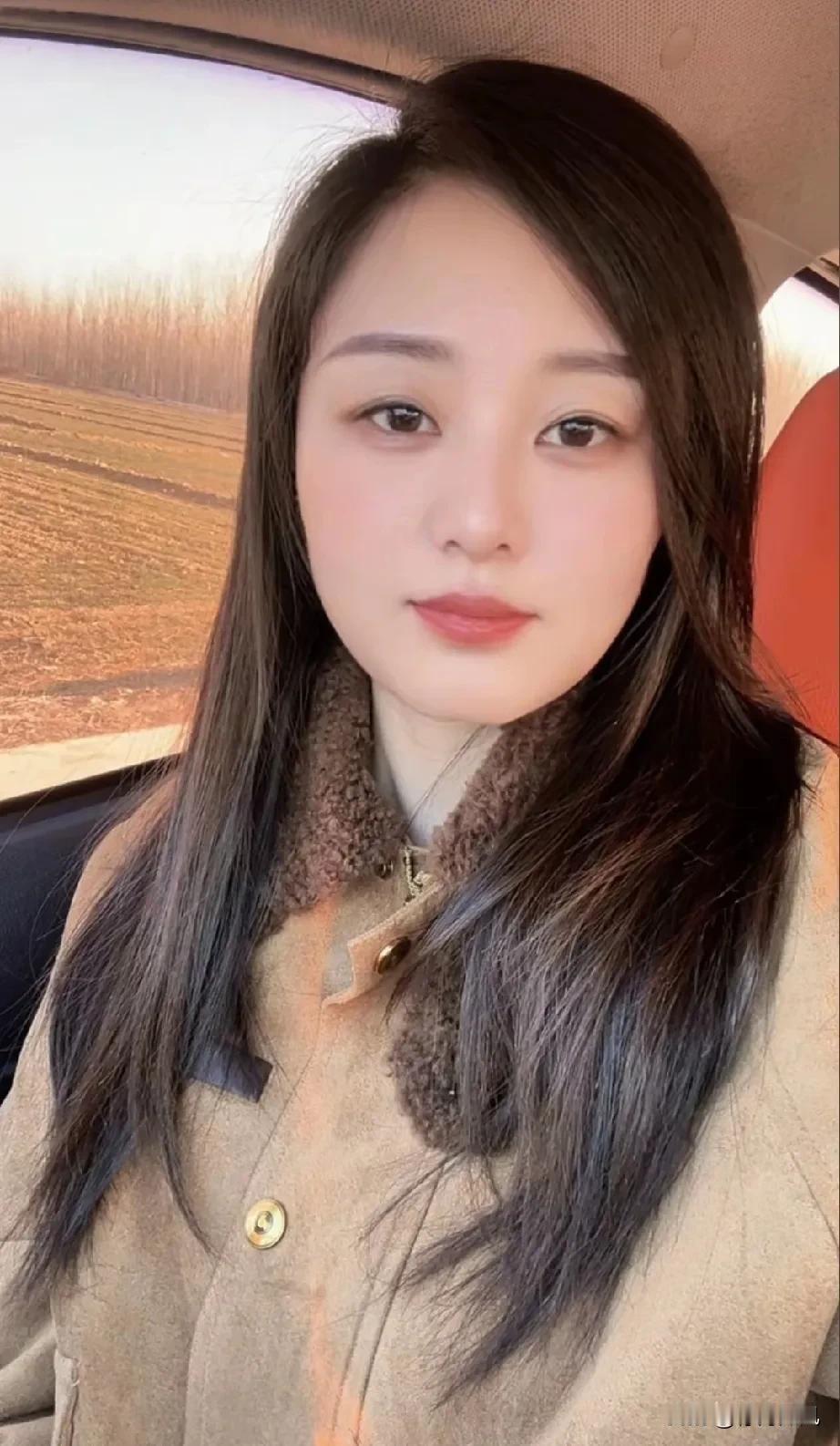 人这辈子
最放不下的东西
其实就俩个字

一个财
一个情

人为了财
起早贪黑