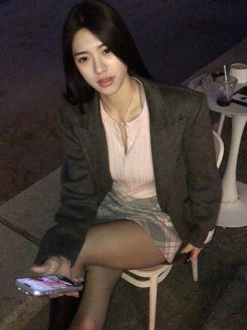 性感美女的日常穿搭