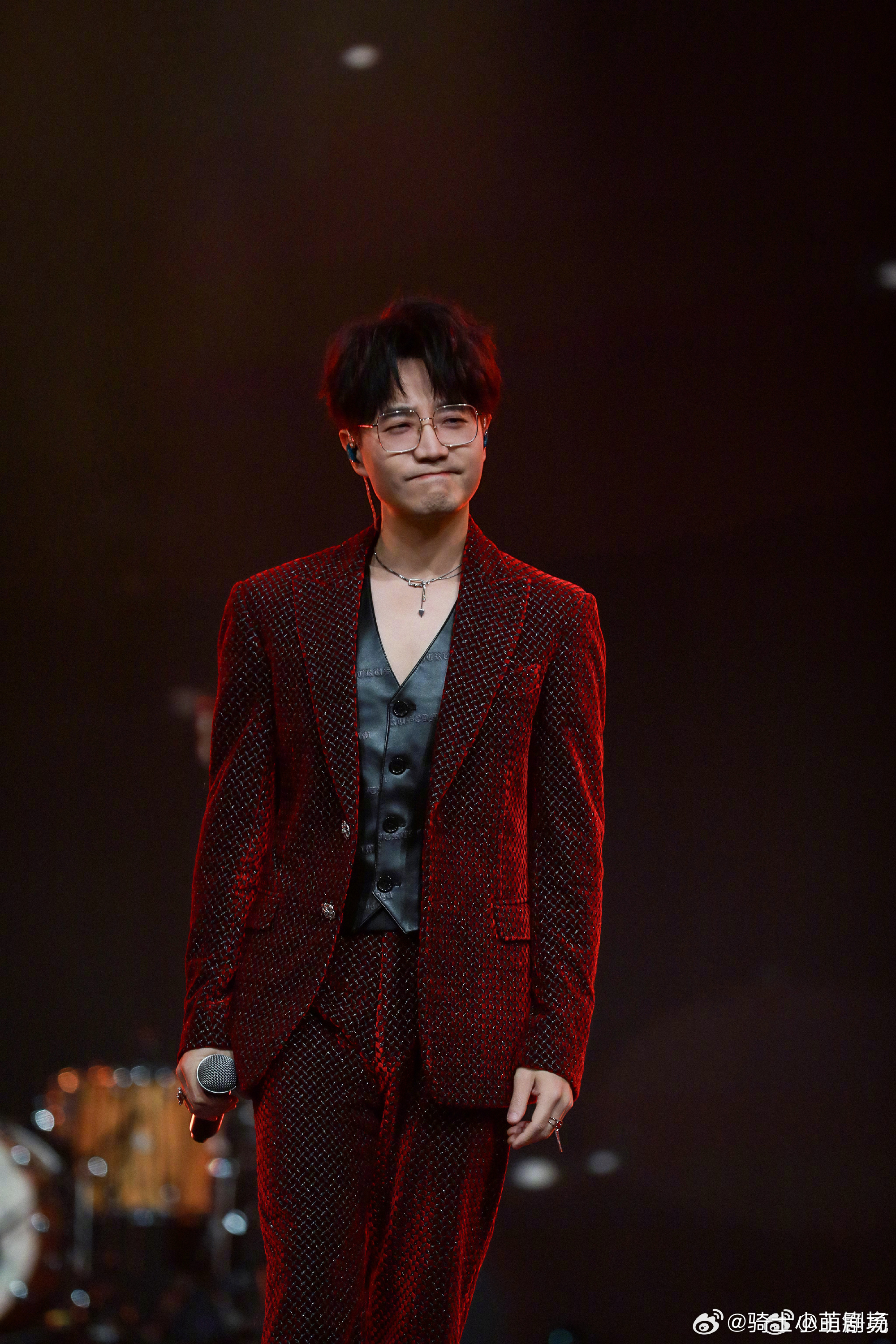 叶一茜送考人是王铮亮从选秀同路人到如今送考相伴，这份情谊特别真挚动人，特别期待王