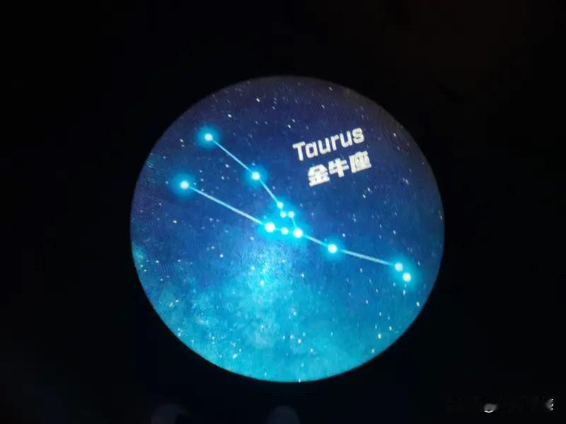 重磅消息！金牛座的朋友们，你们准备好迎接命运的新篇章了吗？据说，到了2026年，