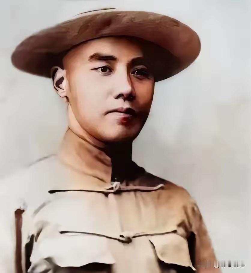 上海滩最打脸的恩怨！青帮大佬当众打人，转头被军阀少爷持枪逼头
 
1920年，卢