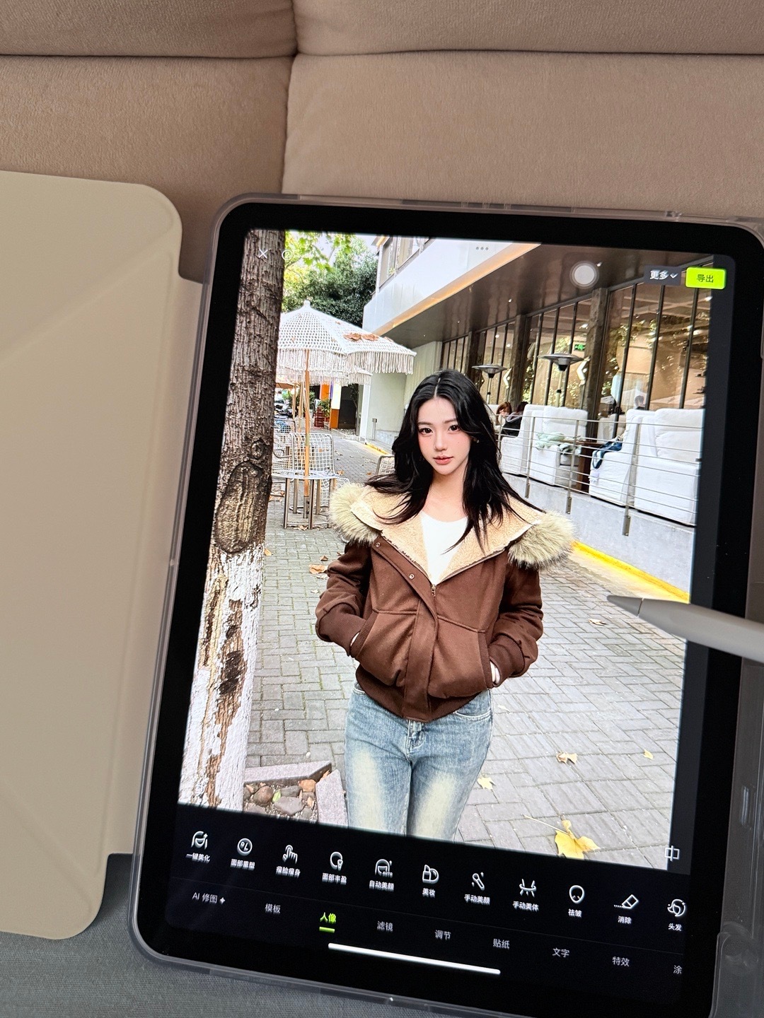 买了个ipad修图 打游戏 哈哈哈好玩 