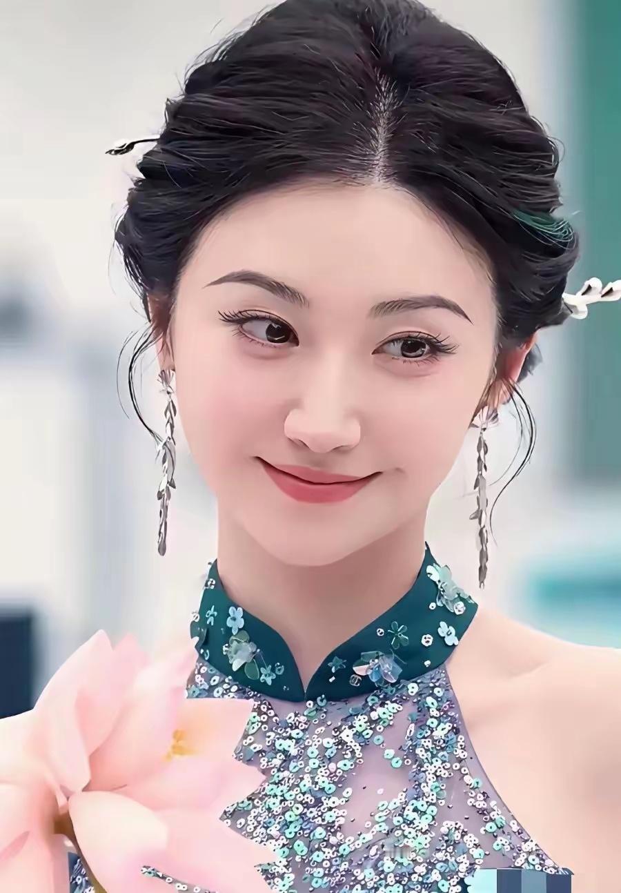 3000万巨款，直接打进前女友爸妈的银行卡。包机漫游、包场看电影、定制大钻戒……