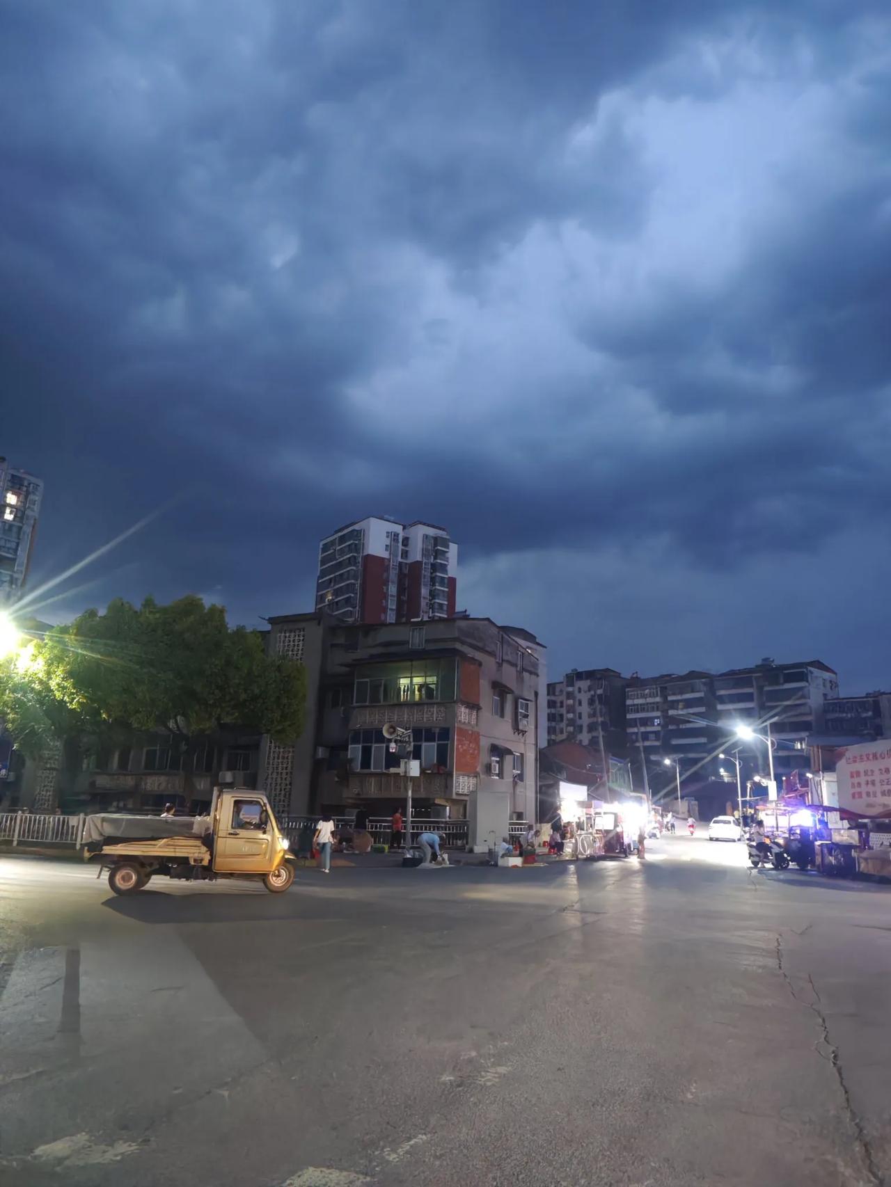 光打雷不下雨