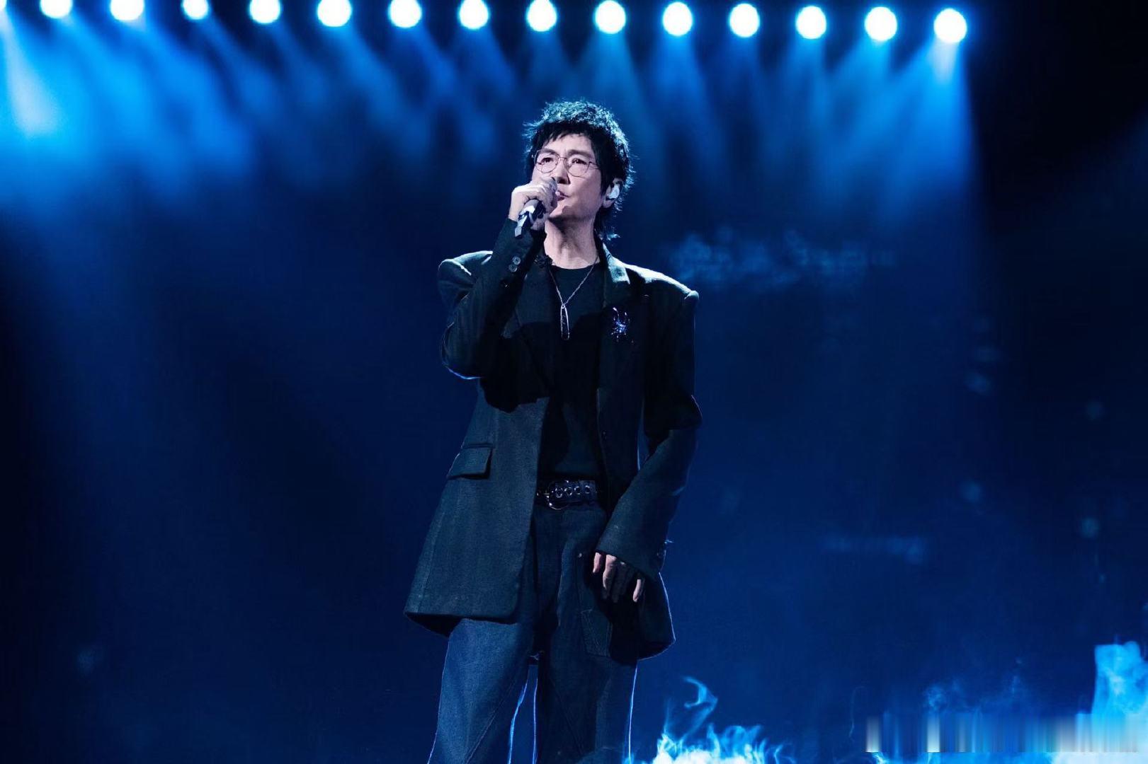 孙楠孙楠只需轻轻发力孙楠杀死比赛同样一首曲目，不同人演绎差距巨大，孙楠轻轻发力，
