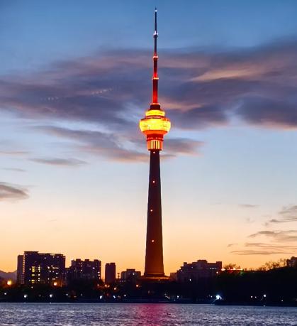 现在电视台播电视剧中间放广告都这样了吗？

前两天央视八套在播出电视剧《四喜》时