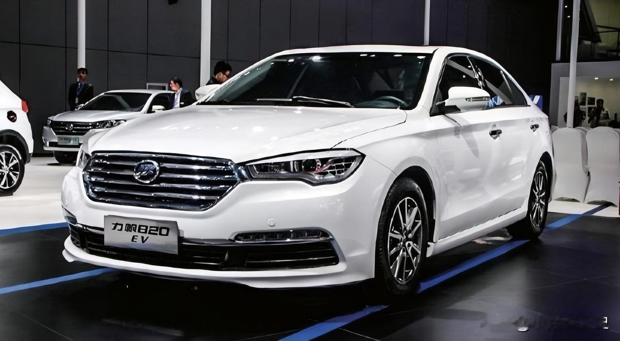 力帆820EV——续航里程：400公里
虽然汽油版车型还未上市，但未雨绸缪的力帆