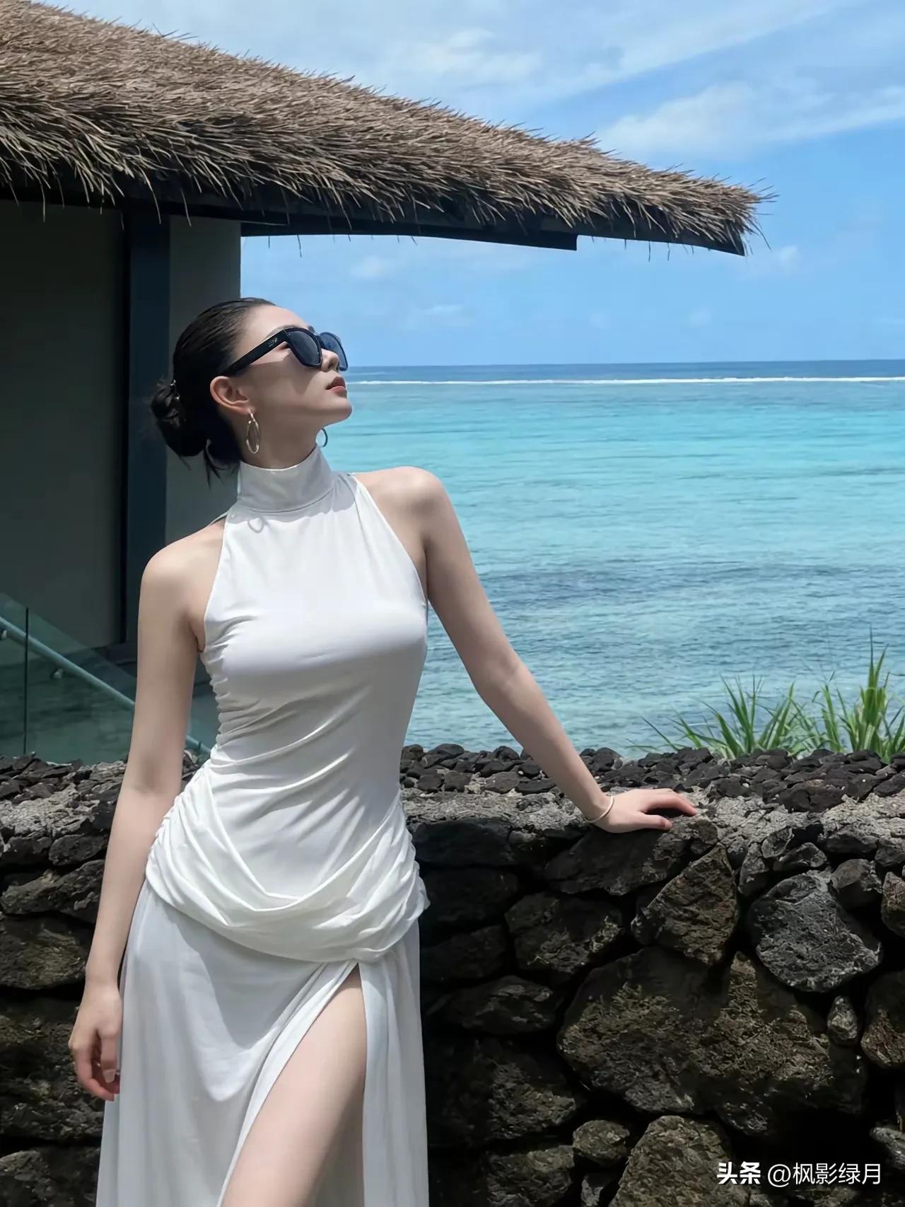 风轻日暖春分至，
水秀山清夏日来。