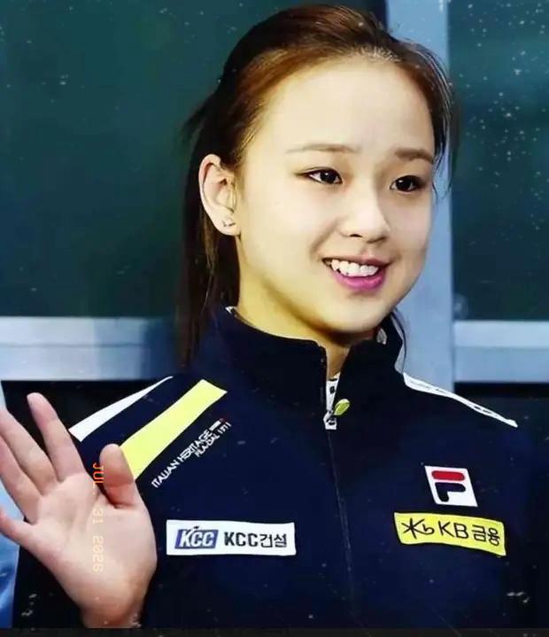 25岁的韩国“体操公主”许昭英，顶着父母的反对，执意嫁给了中国体操冠军黄力平，尽