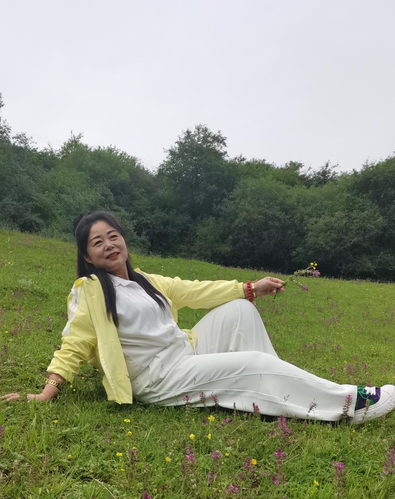 2. 高考的分数能敲开一扇新校门，却定不了你人生的最终答案。有人靠高分闯进名校，
