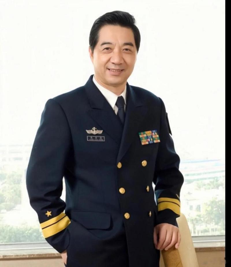 四年前，军事评论员张召忠在媒体上，认为中国军事力量能够在四小时之内，让日本军事设