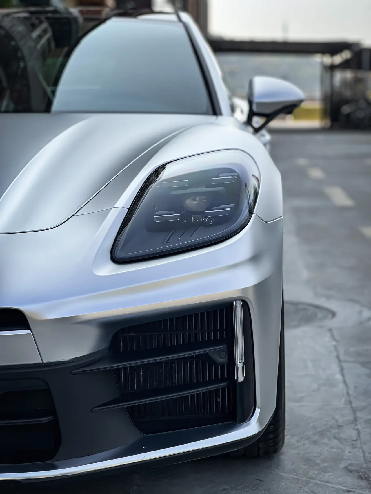 早～今日推荐个颜色，亚历山大银这颜色可以说是养活了 全国一半的 贴膜店这个颜色，