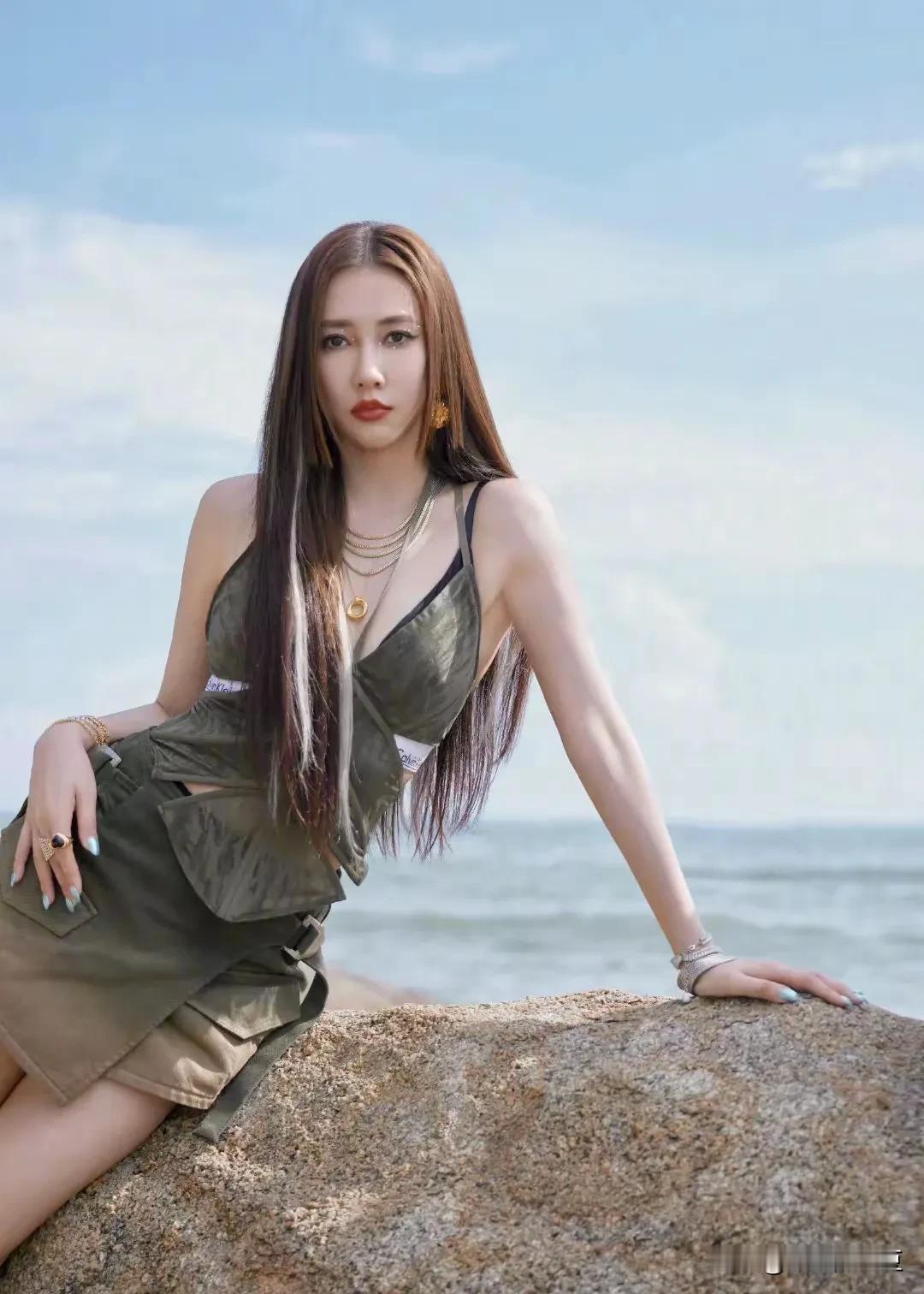 弦子美图分享女神图来袭 分享美女＃ 女神美图推荐 分享女神级美照 分享绝色美女照