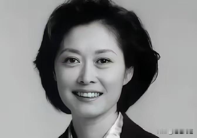 ICU病房里躺三个月是沉重的考验，不少普通家庭往往撑不了多久就面临艰难抉择。敬一