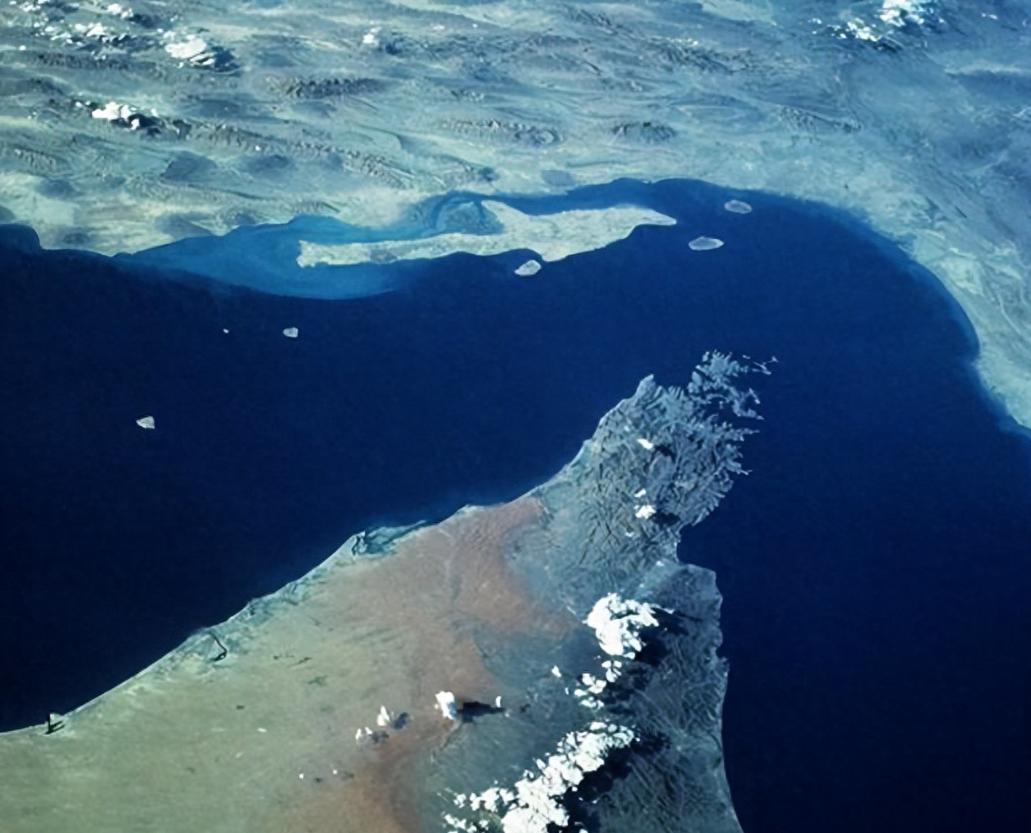 伊朗革命卫队正式官宣！2026年4月12日，伊朗革命卫队突然放出一条震惊全球的声