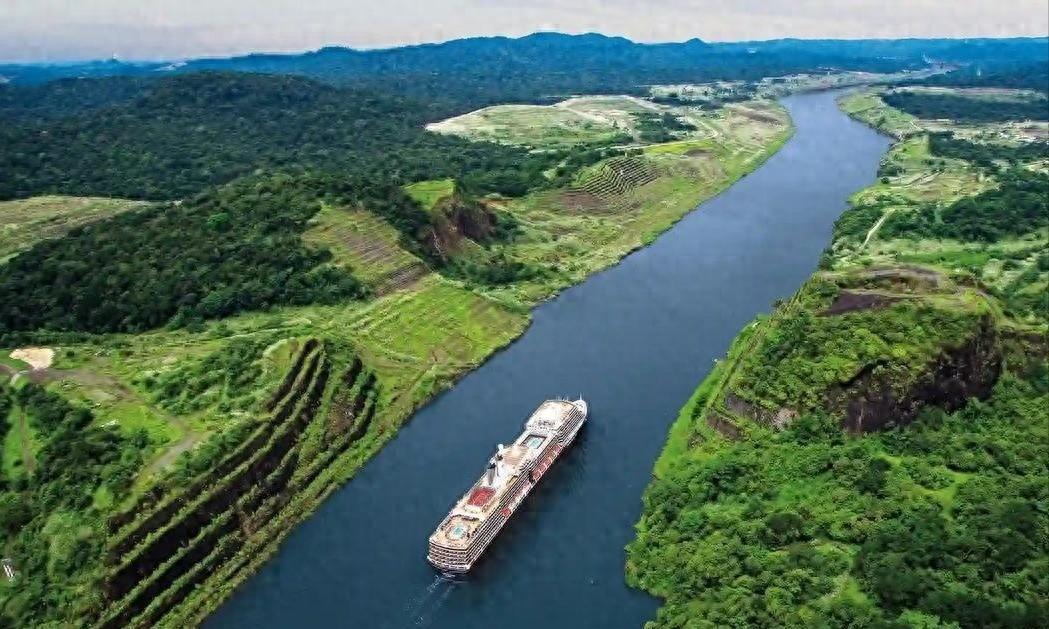 2026 年初，巴拿马法院一纸“违宪”裁定，强行把中资长和的港口经营权转交给了马