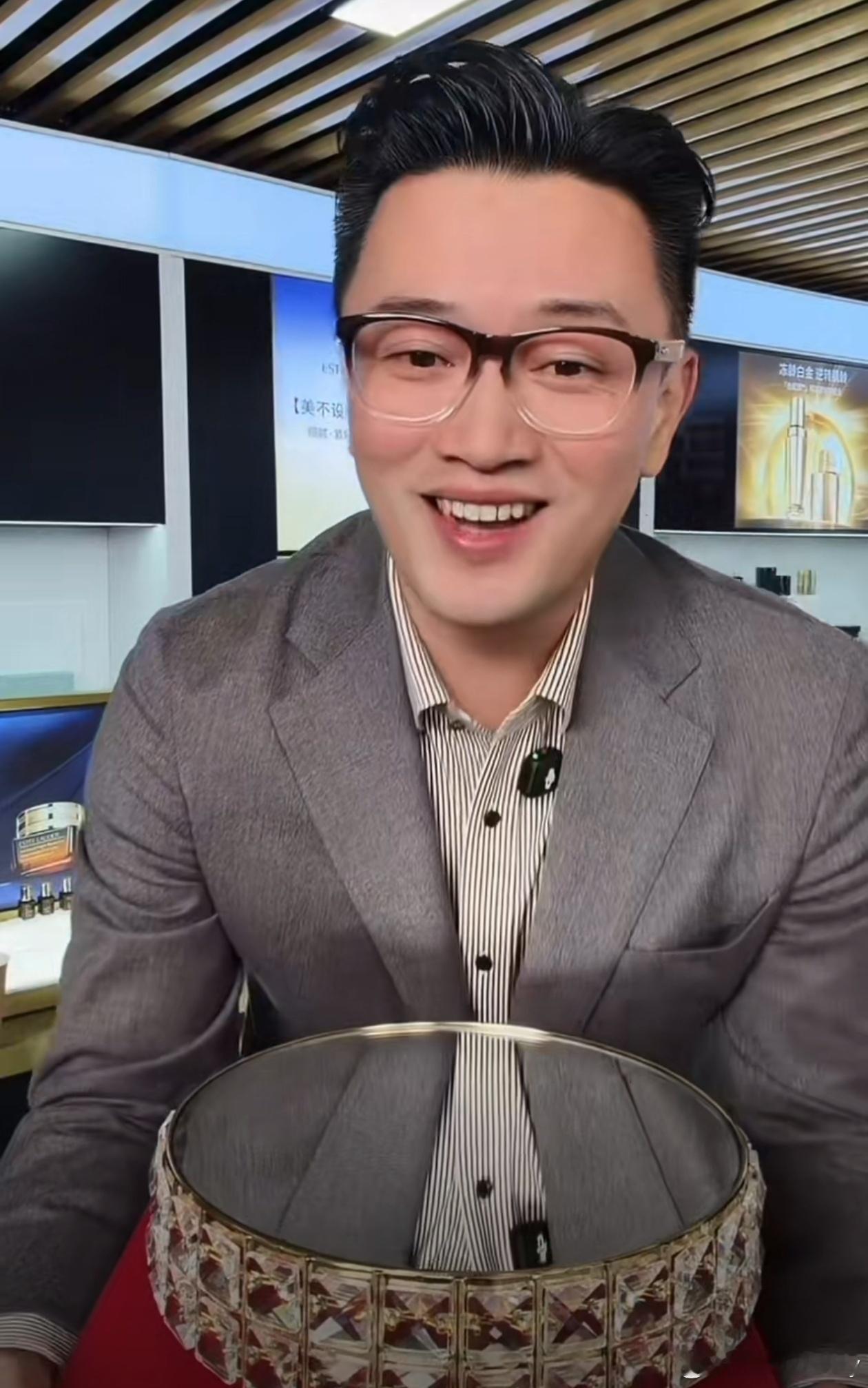 曝赵樱子蒋毅求婚是剧本蒋毅通过直播承认求婚事件系“乌龙”，直言“当剧本剧情看吧”